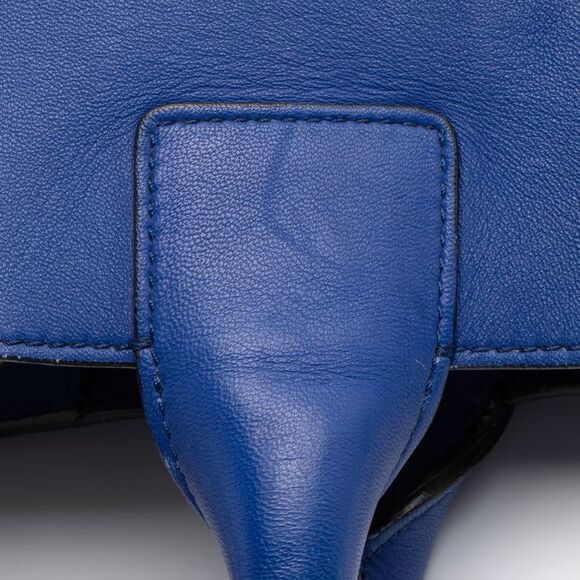 Givenchy Lambskin Easy Medium Tote - Picture 11 of 16